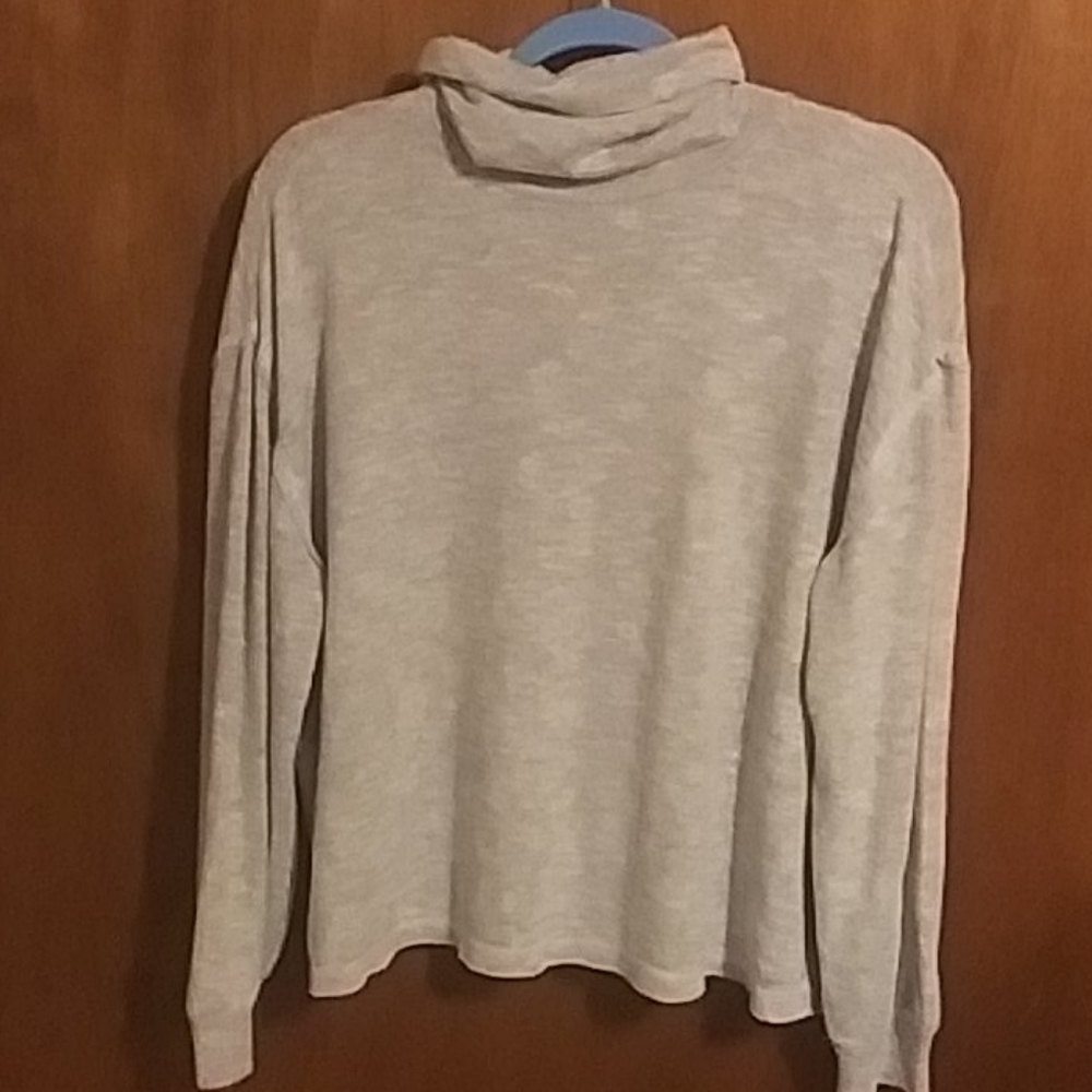 Universal Thread Co Shirt